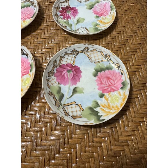 Set Of 4 Hand-Painted Floral Porcelain Plates Made In Japan - Picture 4 of 10